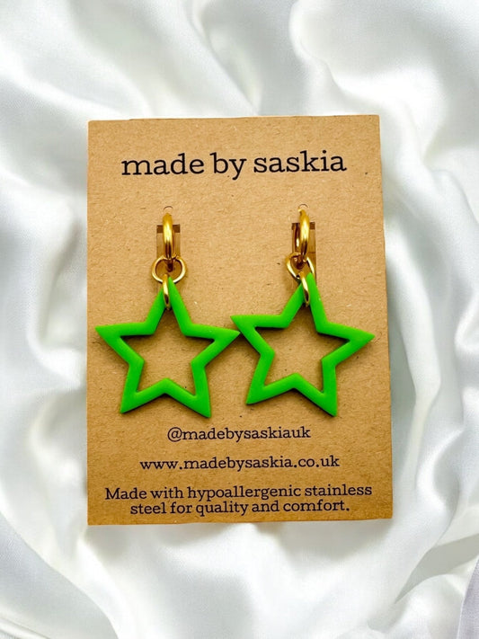 Bright green speckle small star hoop huggie earrings - Earrings - Made by Saskia