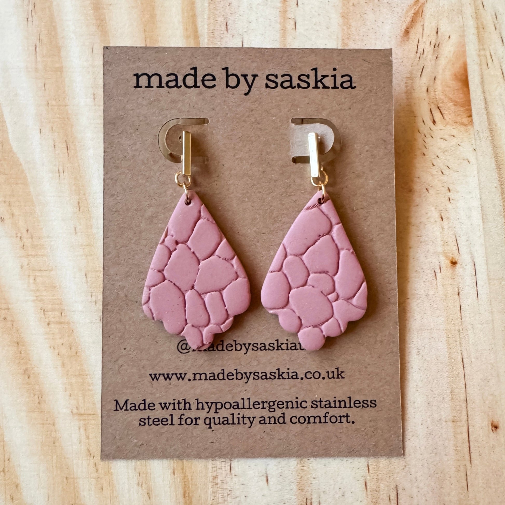 Dusty pink pebble effect dangle stud earrings - Earrings - Made by Saskia