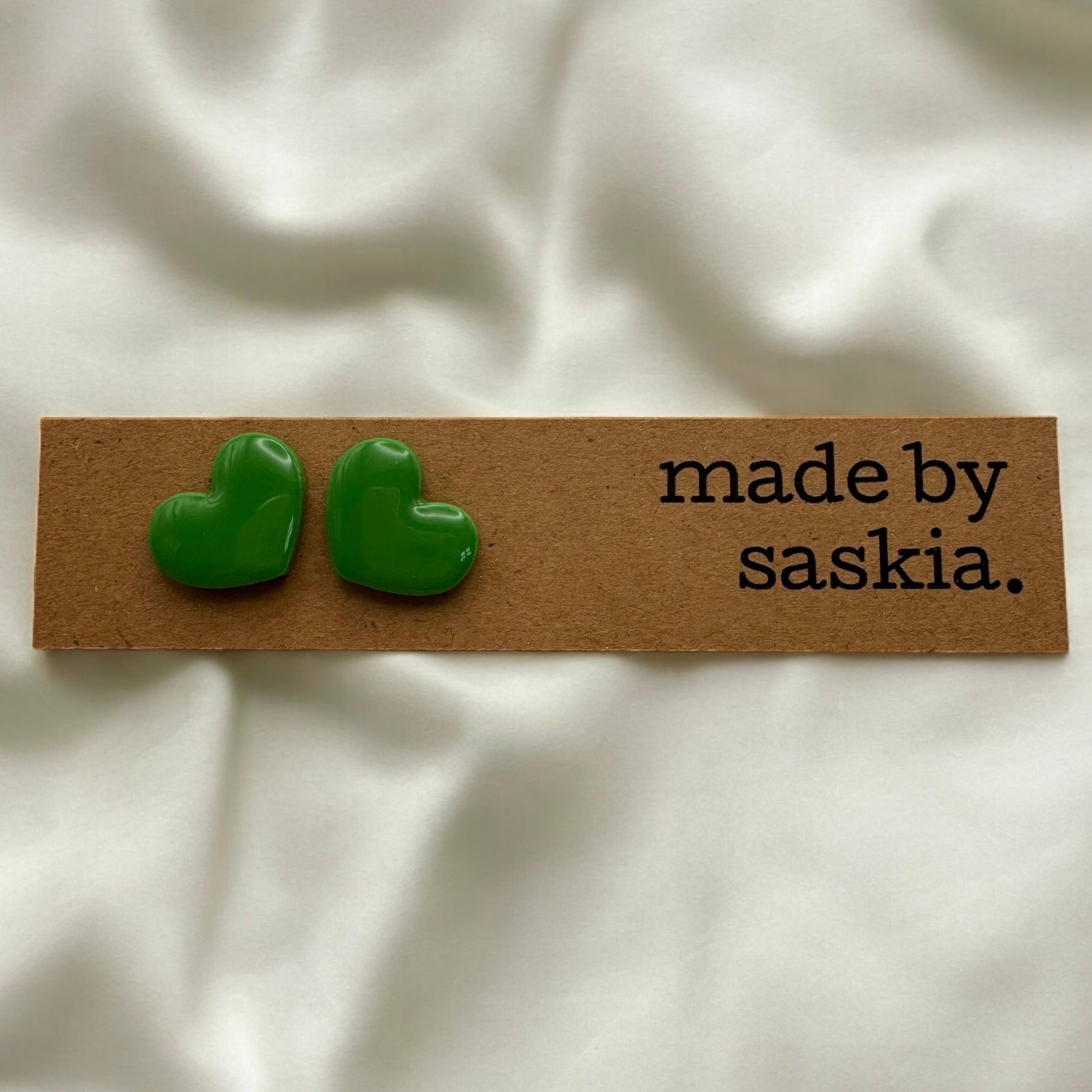 Grass green heart studs - Earrings - Made by Saskia