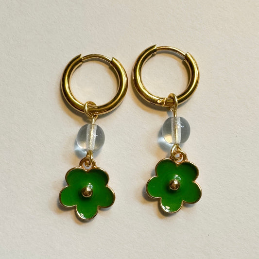 Green flower pendant huggie hoop earrings - Earrings - Made by Saskia