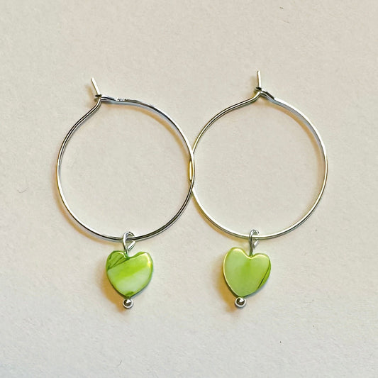 Green shell heart hoop earrings - Earrings - Made by Saskia