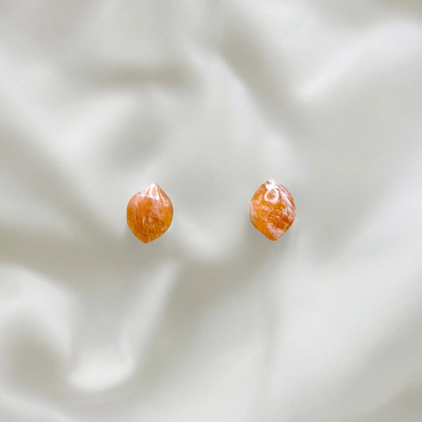 Lemon marble citrus fruit mini studs - Earrings - Made by Saskia