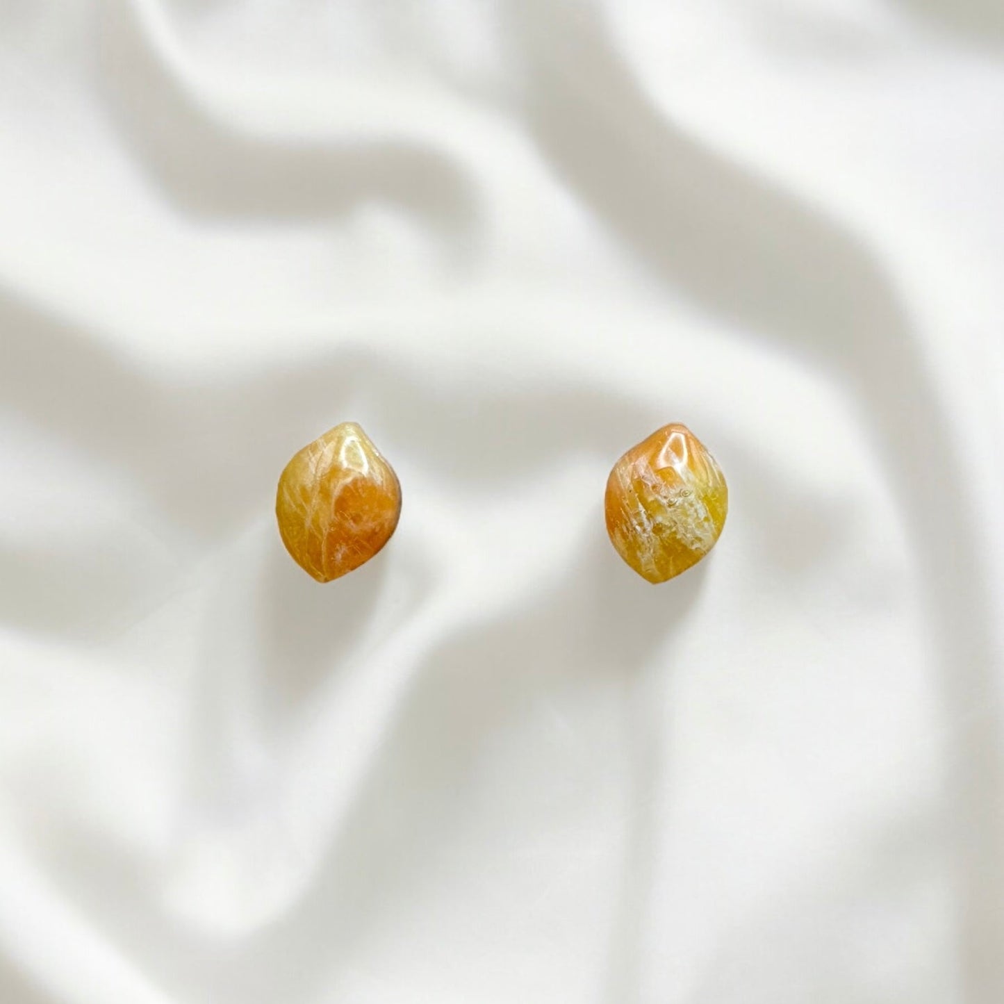 Lemon marble citrus fruit mini studs - Earrings - Made by Saskia