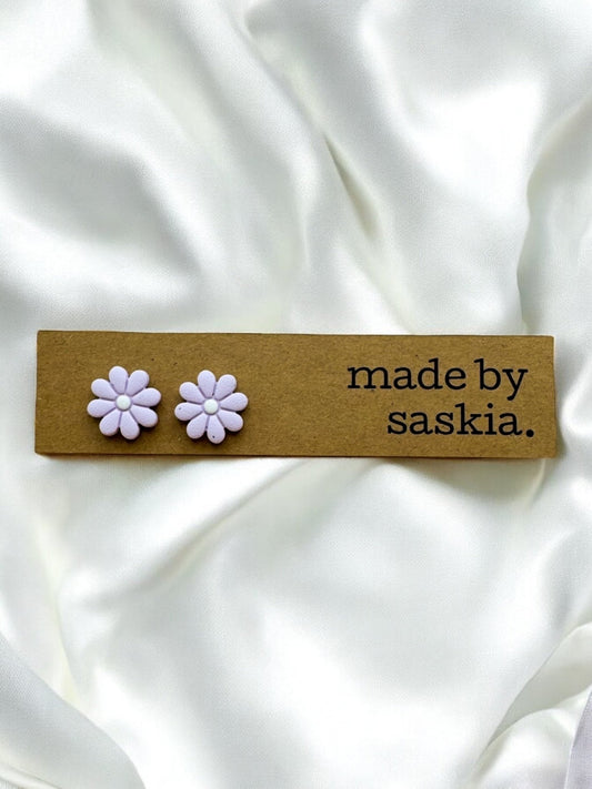 Light purple daisy flower studs - Earrings - Made by Saskia