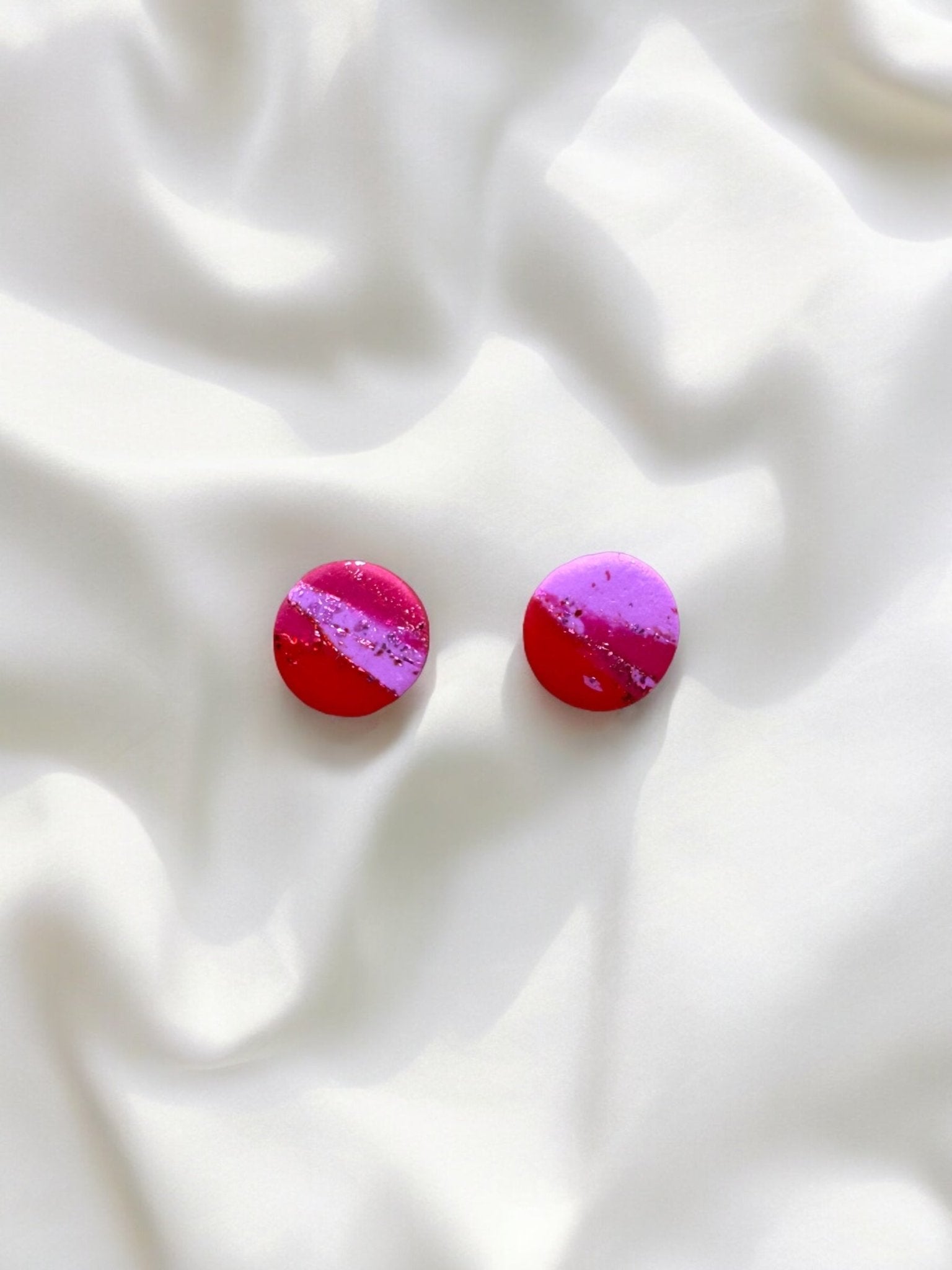 Lilac and red metallic abstract simple studs - Earrings - Made by Saskia