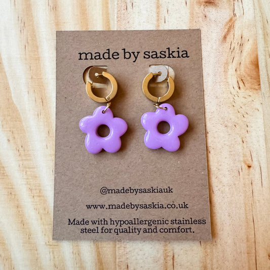 Lilac flower huggie earrings - Earrings - Made by Saskia