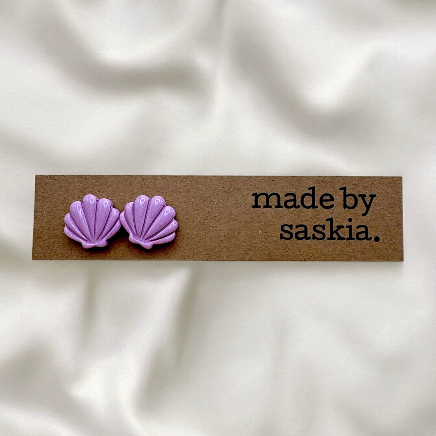 Lilac seashell studs - Earrings - Made by Saskia