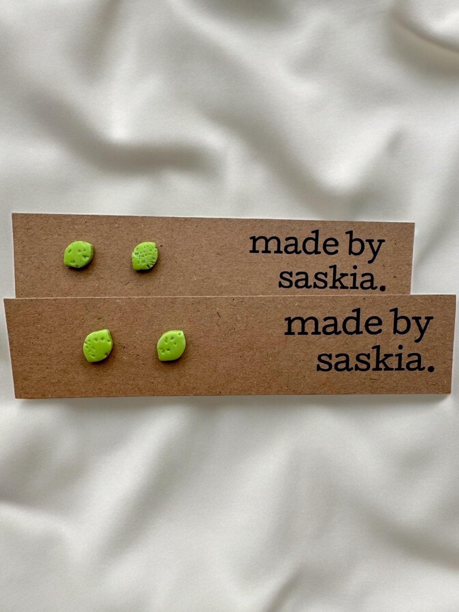 Lime fruit mini studs - Earrings - Made by Saskia