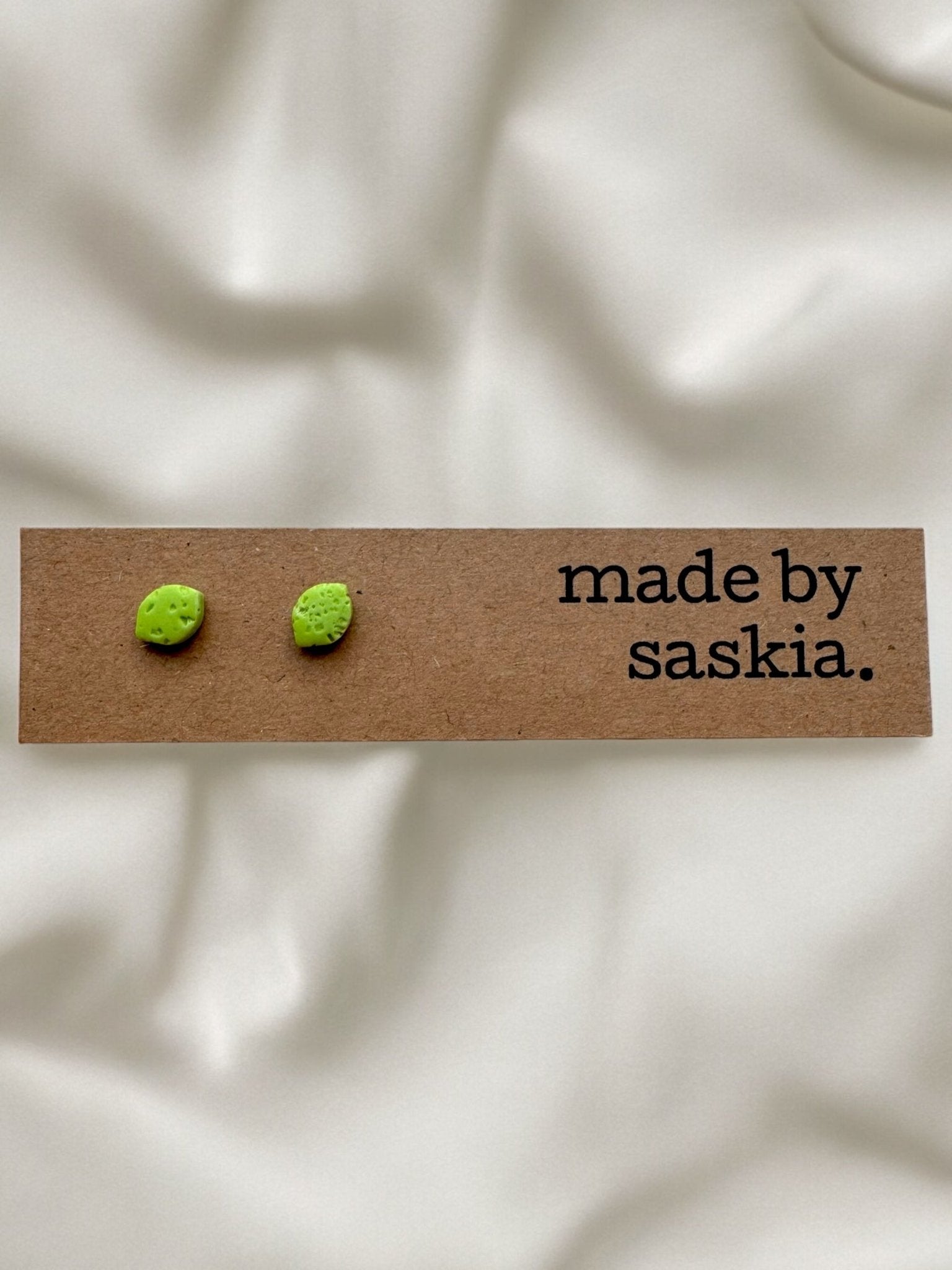 Lime fruit mini studs - Earrings - Made by Saskia