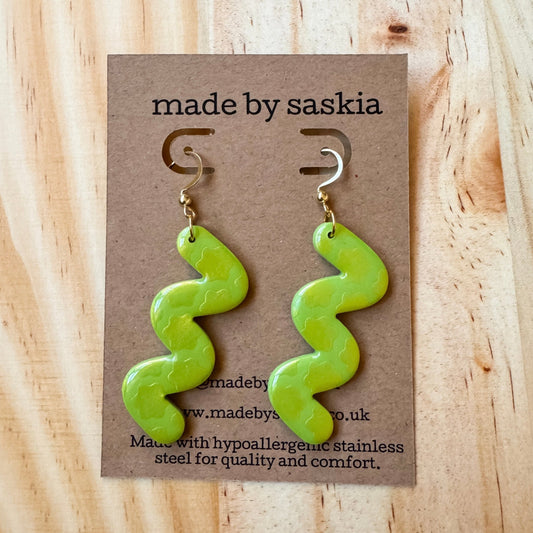 Lime green and iridescent yellow flowers squiggle dangle earrings - Earrings - Made by Saskia