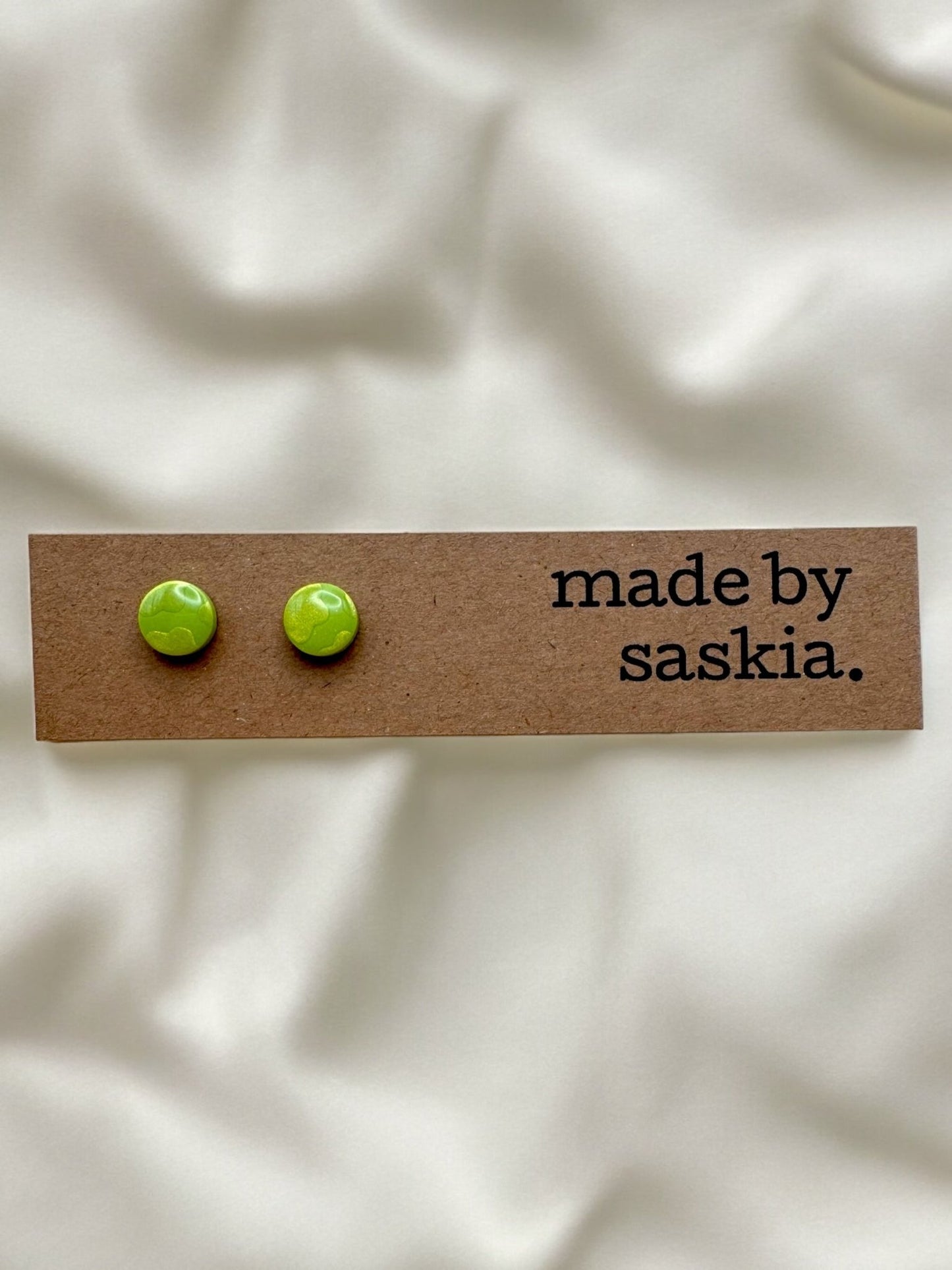 Lime green and iridescent yellow simple studs - Earrings - Made by Saskia