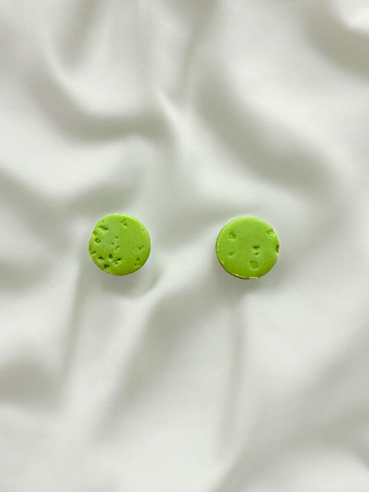 Lime green textured studs - Earrings - Made by Saskia