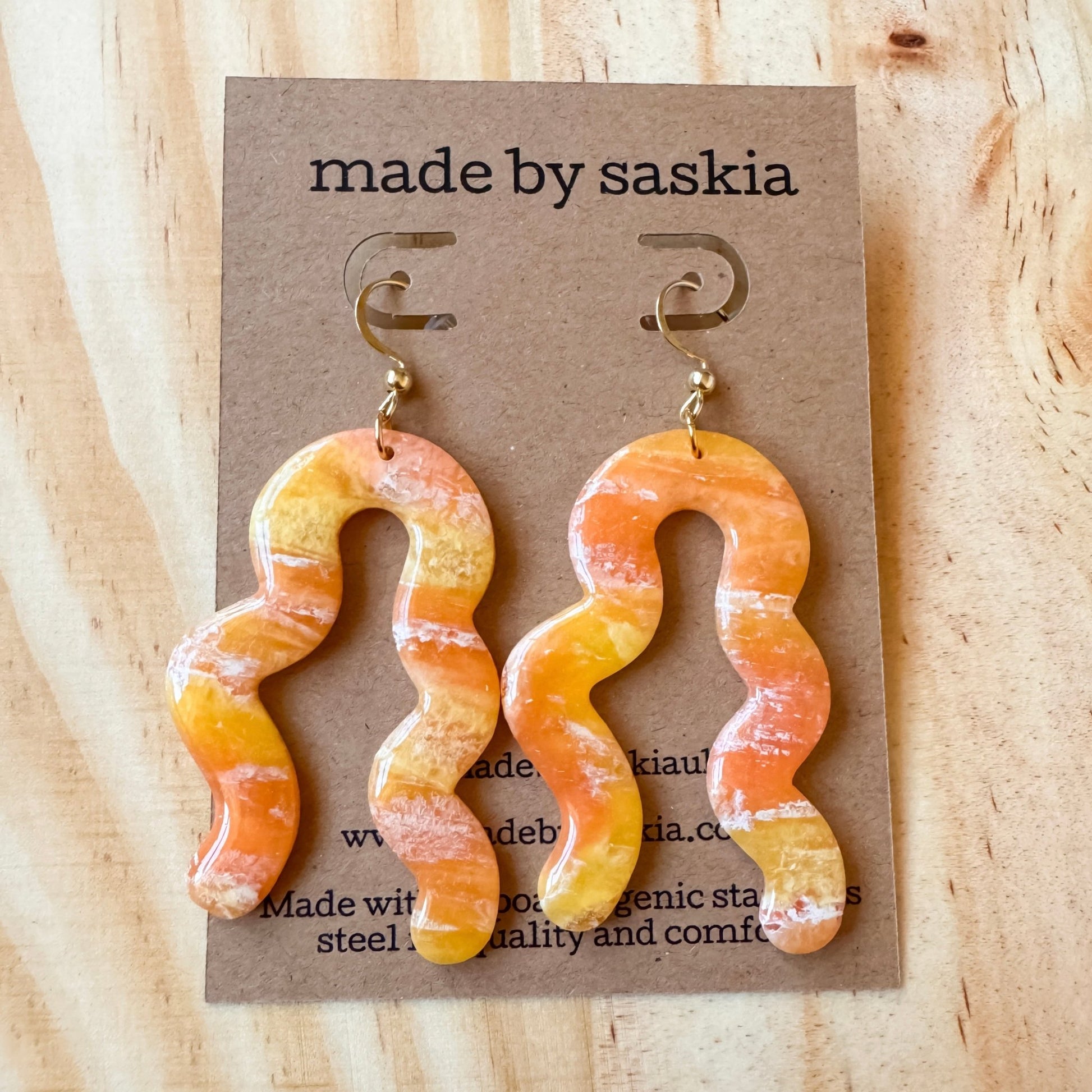 Orange and yellow marble wavy arch dangle earrings - Earrings - Made by Saskia