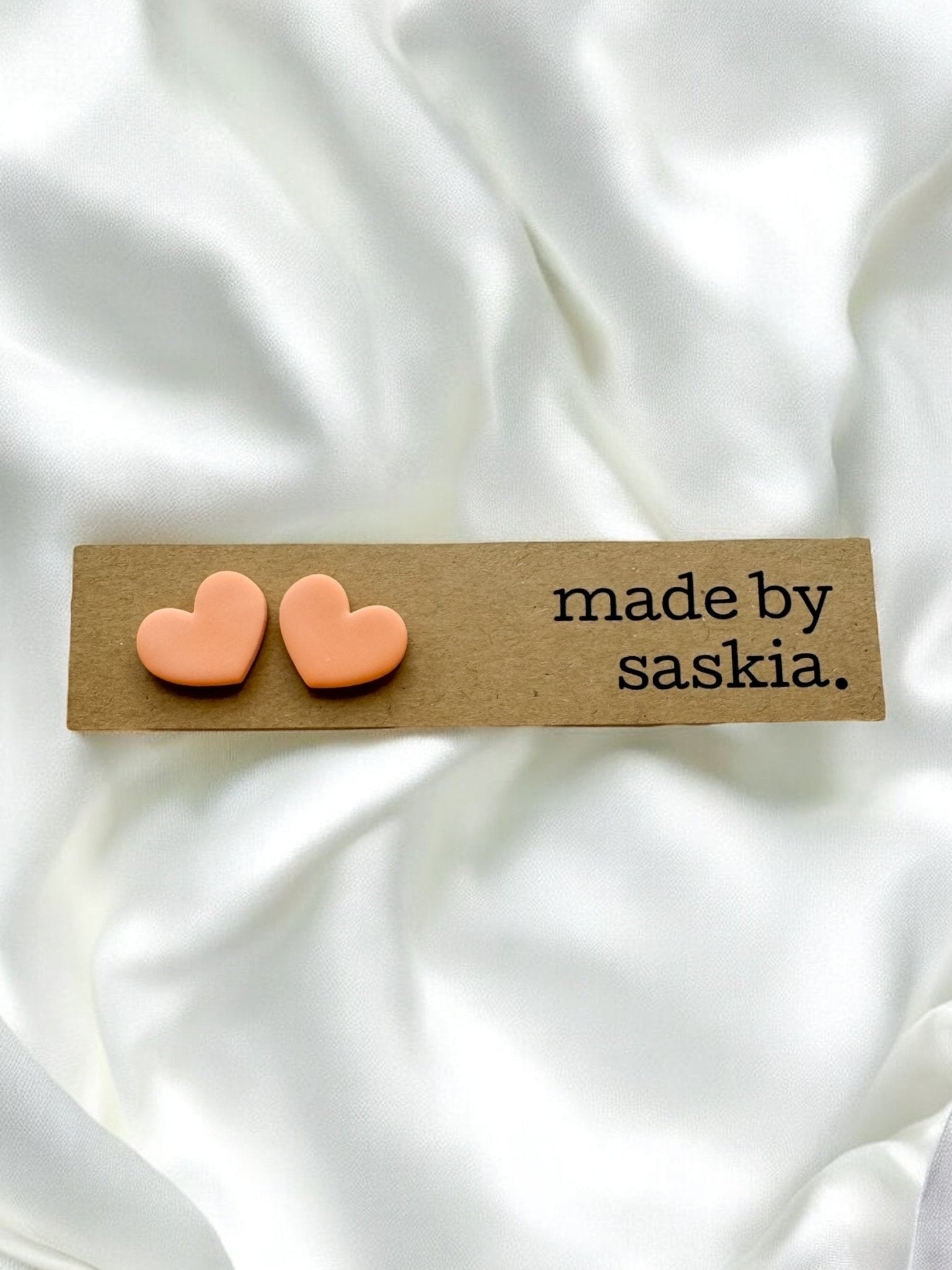 Peach heart studs - Earrings - Made by Saskia