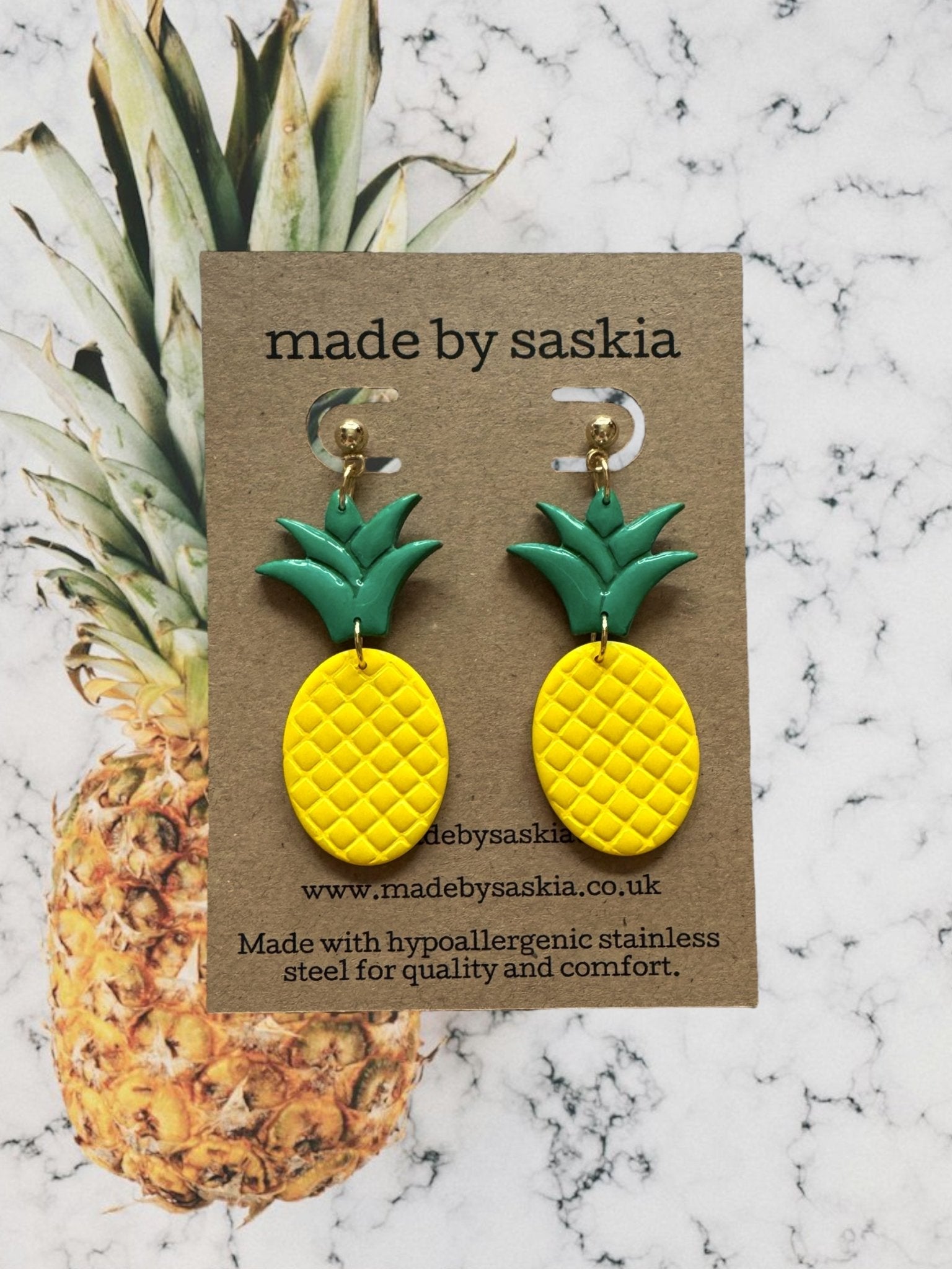 Pineapple hanging stud earrings - Earrings - Made by Saskia