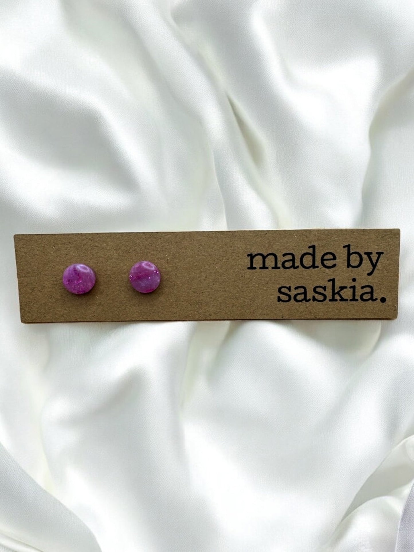 Purple glitter small circle studs - Earrings - Made by Saskia