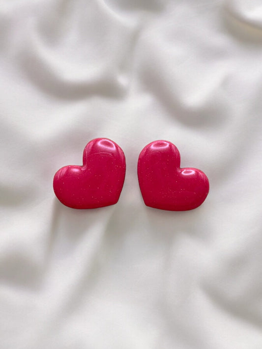 Raspberry shimmer heart studs - Earrings - Made by Saskia