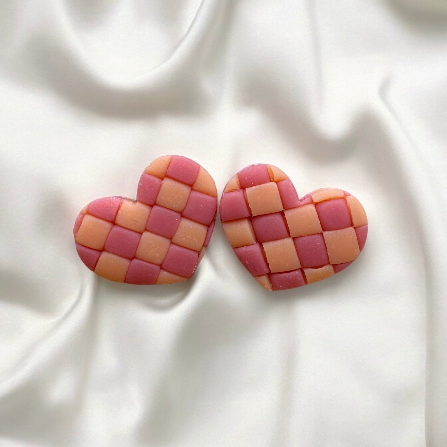 Red and orange checkerboard heart studs - Earrings - Made by Saskia