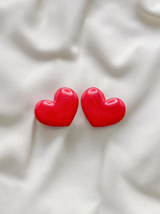 Red heart studs - Earrings - Made by Saskia