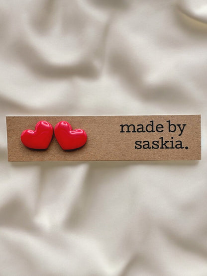 Red heart studs - Earrings - Made by Saskia