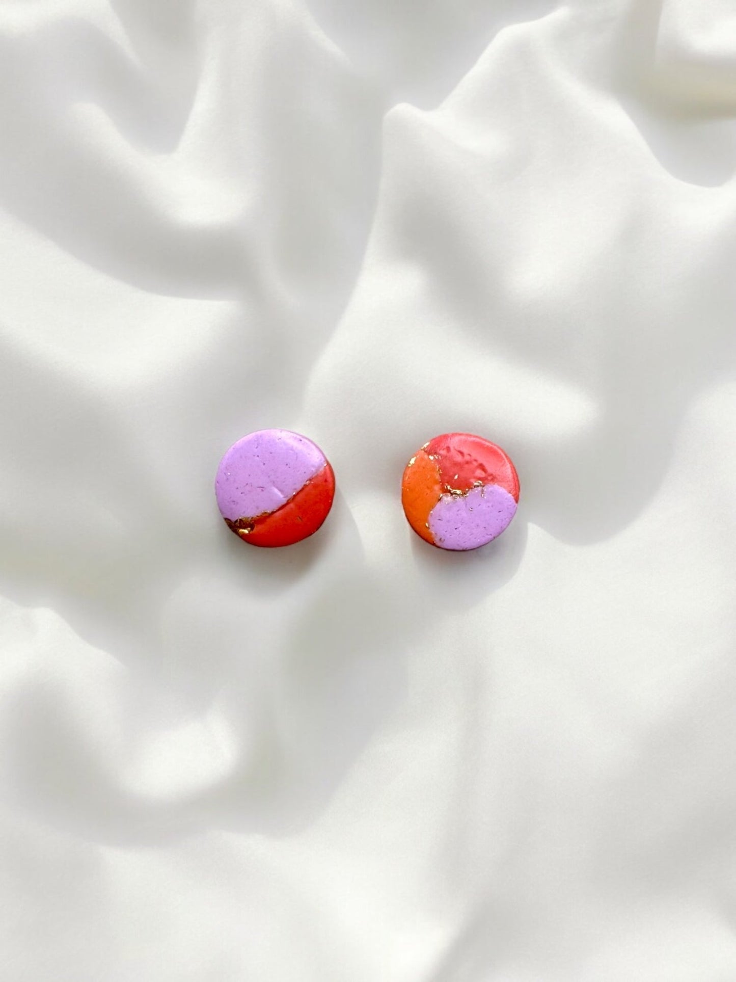 Red, orange and lilac metallic abstract simple studs - Earrings - Made by Saskia