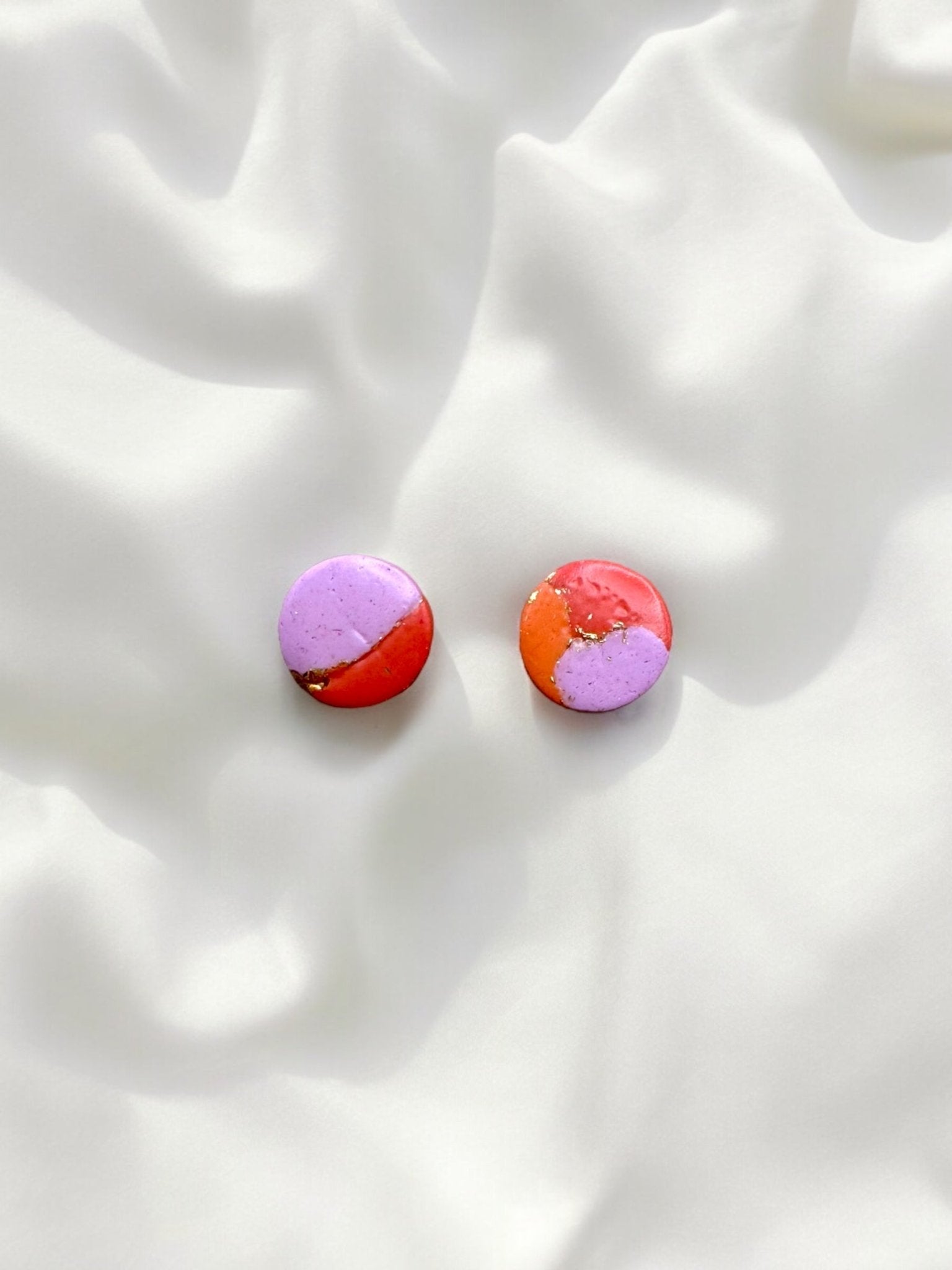 Red, orange and lilac metallic abstract simple studs - Earrings - Made by Saskia