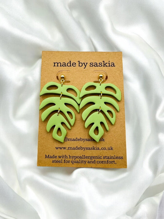 Sage green monstera leaf dangle stud earrings - Earrings - Made by Saskia