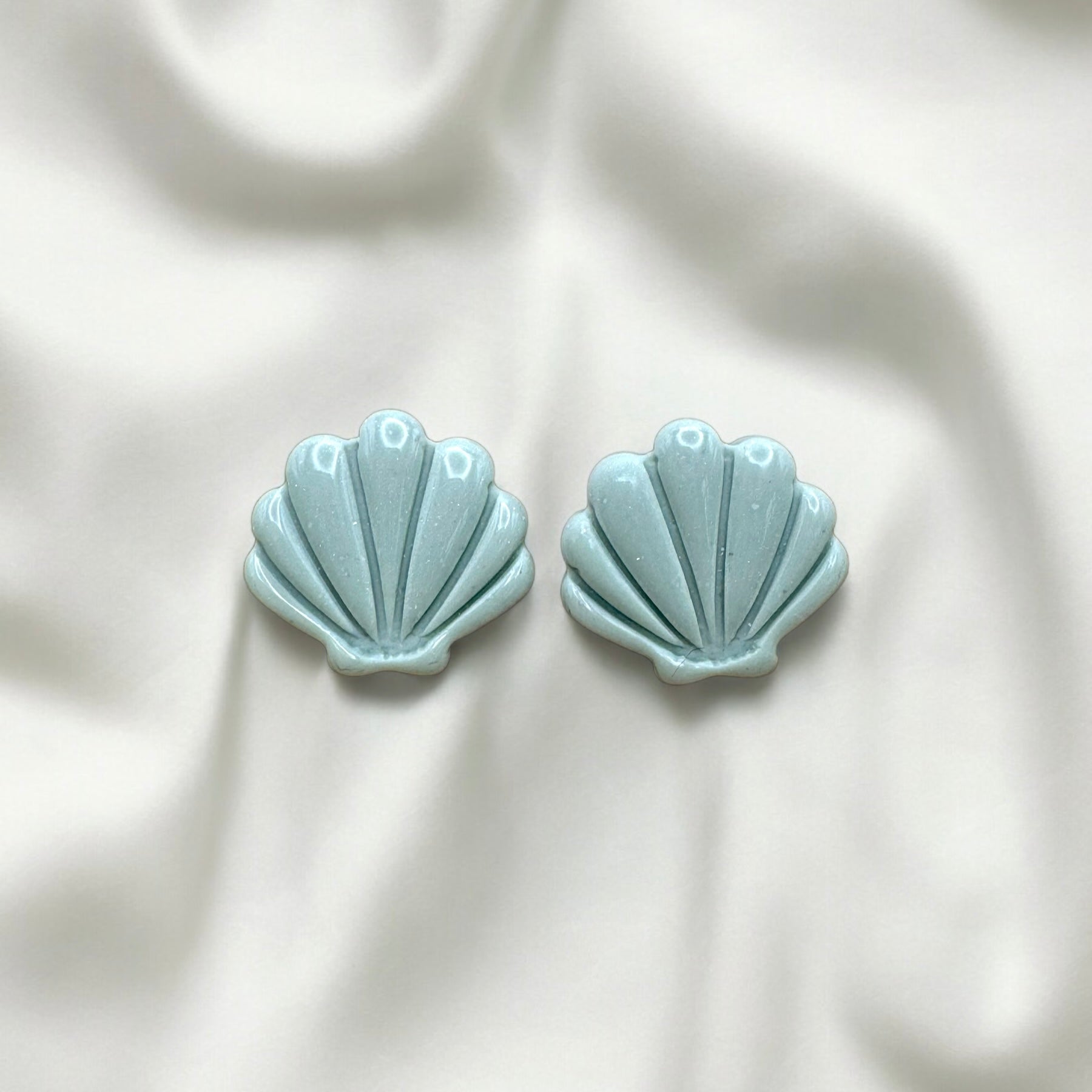 Sage green seashell studs - Earrings - Made by Saskia