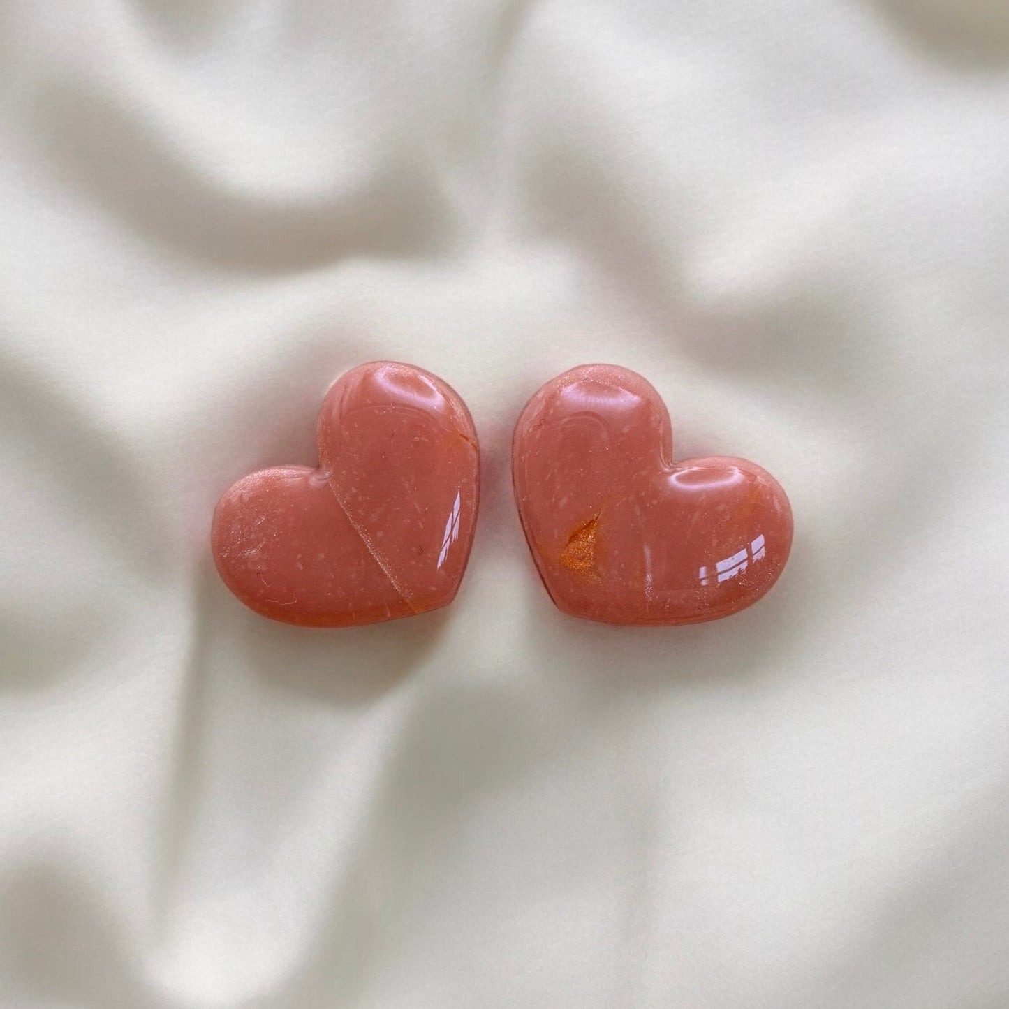 Salmon marble heart studs - Earrings - Made by Saskia