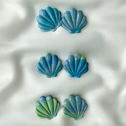 Teal marble seashell studs - Earrings - Made by Saskia