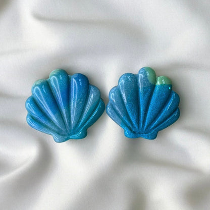 Teal marble seashell studs - Earrings - Made by Saskia