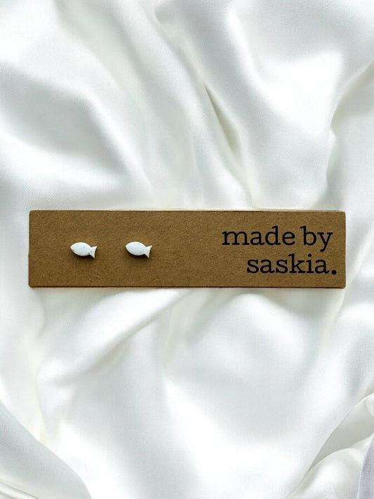 White speckle fish mini studs - Earrings - Made by Saskia