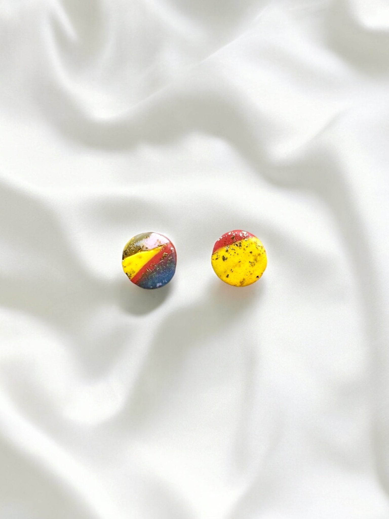 Yellow, orange and blue metallic abstract simple studs - Earrings - Made by Saskia